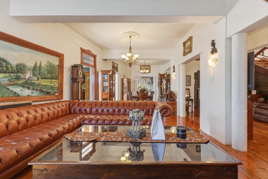 4 Bedroom Property for Sale in Vredehoek Western Cape